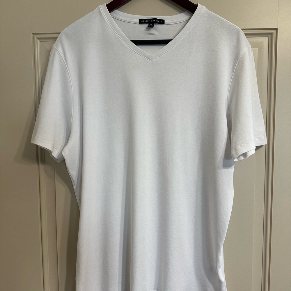 Men’s Robert Barakett vneck tshirt XL white